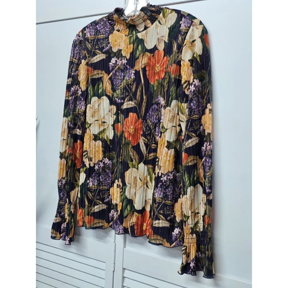 Chico’s Floral Mock Crinkle Top Size 0/ Small (color: DEWBERRY) EUC Chic Light - Picture 3 of 6